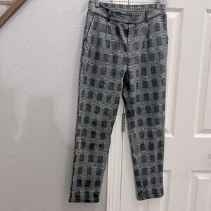 Ambiance pointe styles pants size women’s medium Black‎ and greyish plaid design